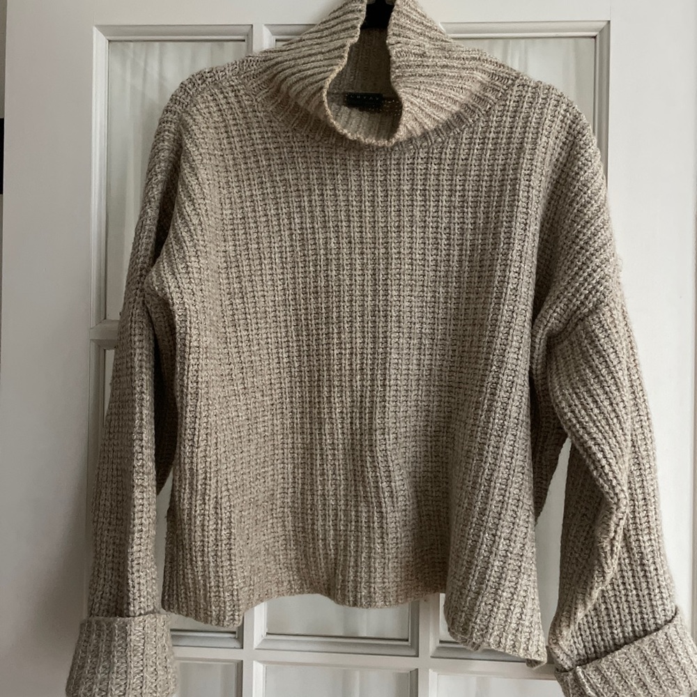 Cropped knit sweater